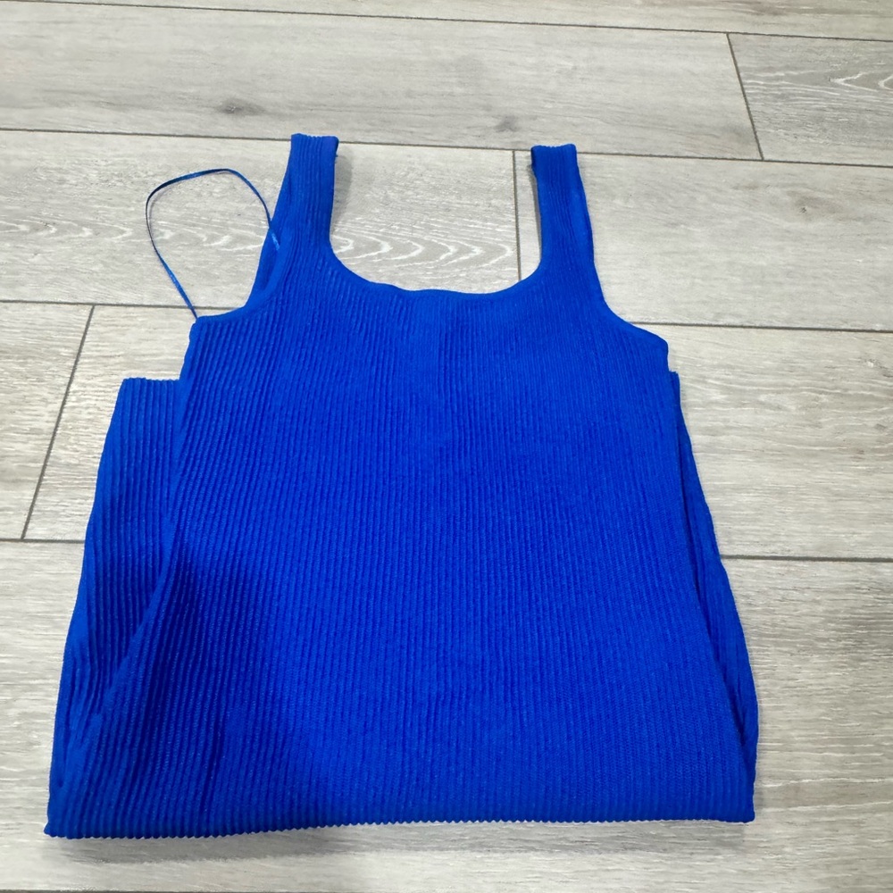 Love Tree Knitwear in Bold Blue - Picture 5 of 5